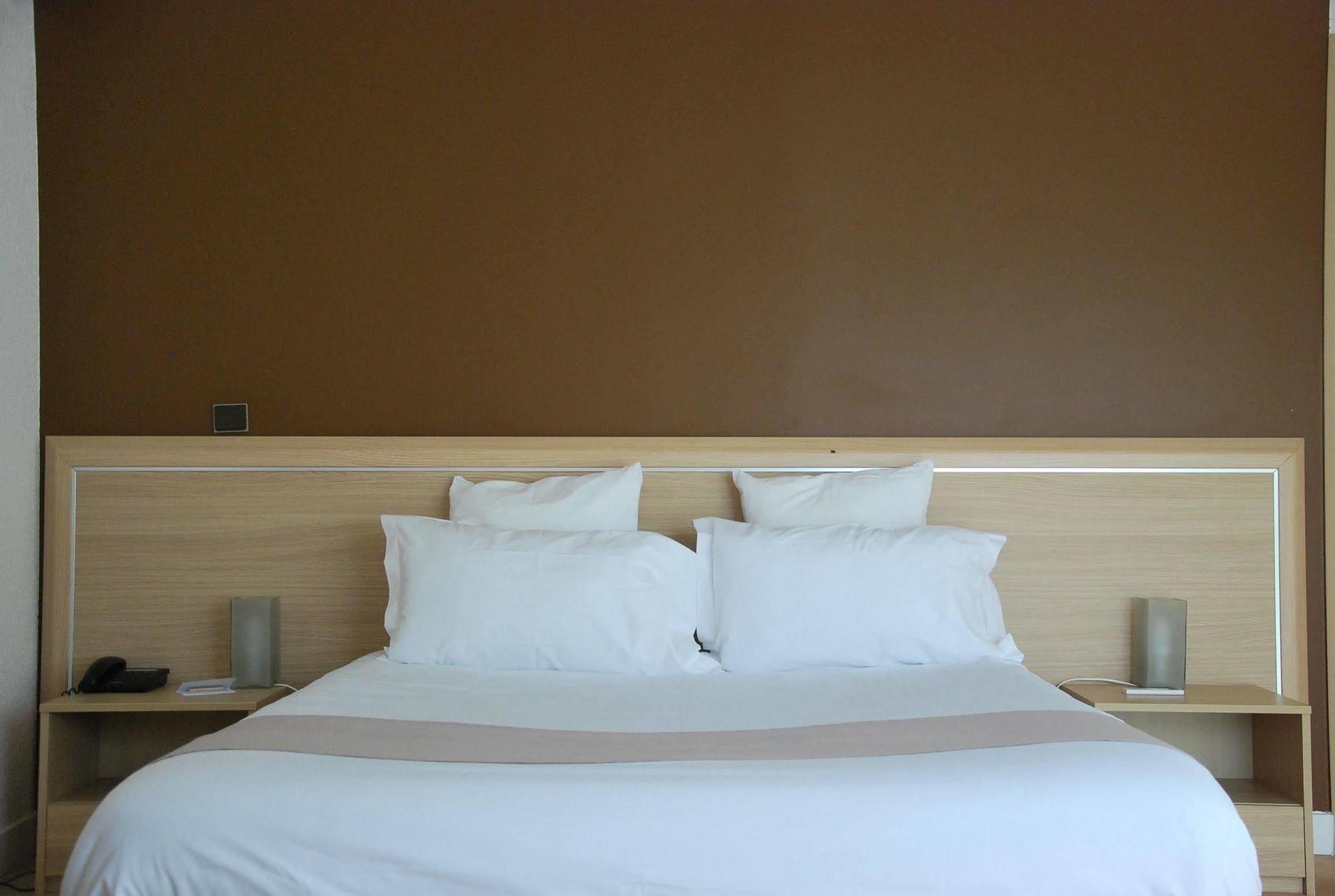 Hotel Le Barry, Toulouse Nord Gratentour Екстер'єр фото